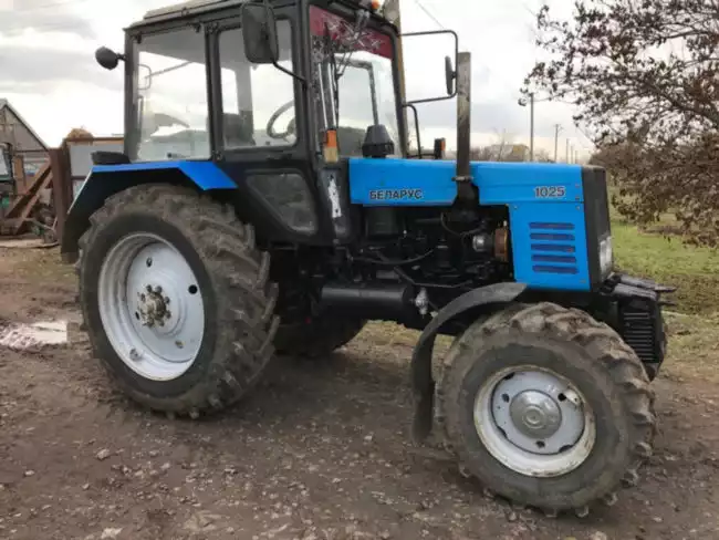 Трактор Беларус-1025