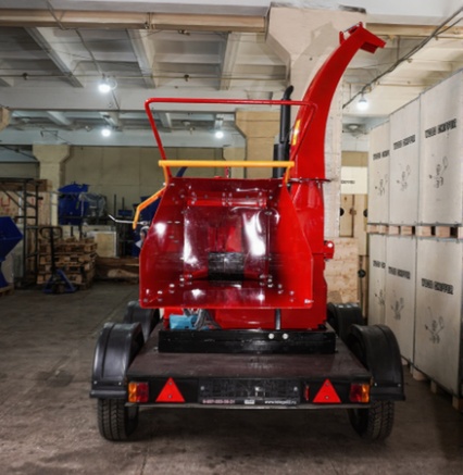 Прицепной дизельный измельчитель веток с двигателем 50 л.с. | DH-50 с гидроподачей