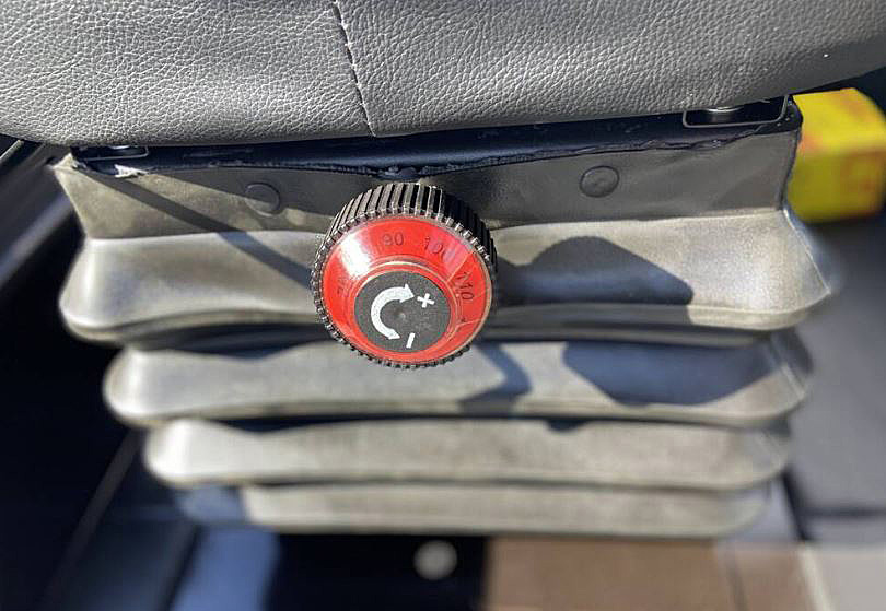 Кабина унифицированная для с/х тракторов МТЗ 1221 (с сиденьем, отопителем и щитком),  НОВАЯ