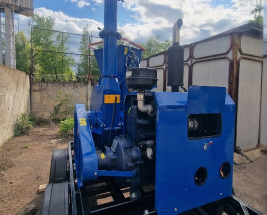 Прицепной дизельный измельчитель веток с двигателем 80 л.с. | DH-80 с гидроподачей