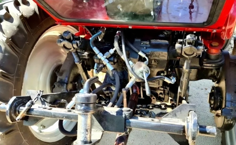 Погрузчик (КУН) ПКУ-0,5 L ( три цилиндра) на трактор Т-25 с ковшом фронтальным V=0.25м3 L=1500мм