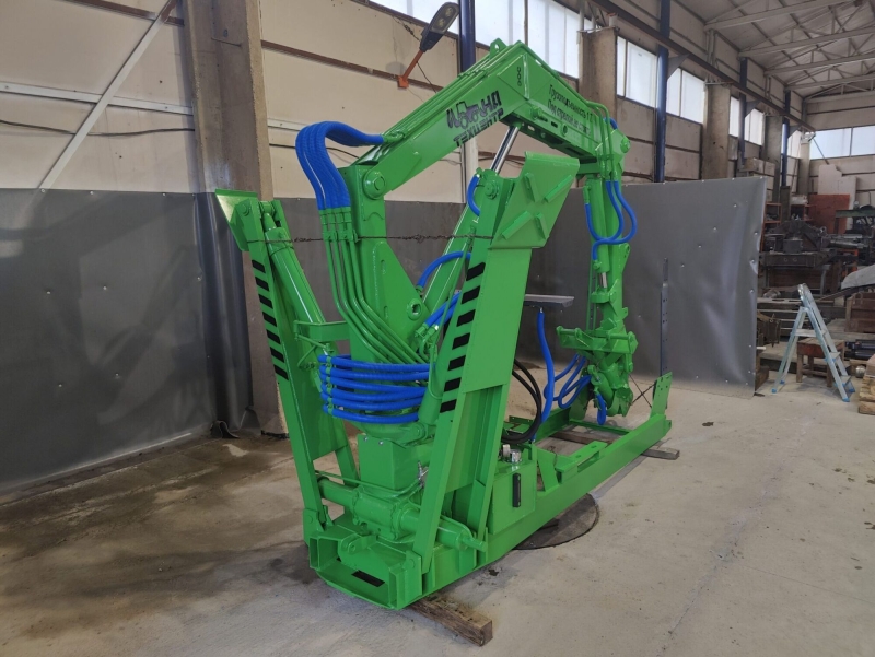 Погрузчик-экскаватор ПЭ-Ф-1БМ «Универсал Оптима»