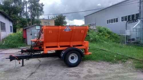 Разбрасыватель песка полуприцепной тракторный со скребовым транспортером ПРР-2.0