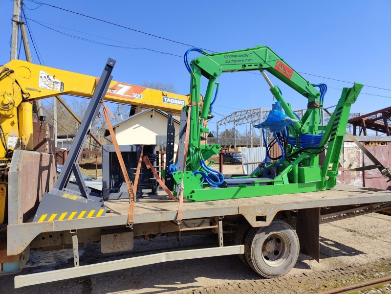 Погрузчик-экскаватор ПЭ-Ф-1БМ «Универсал Оптима»