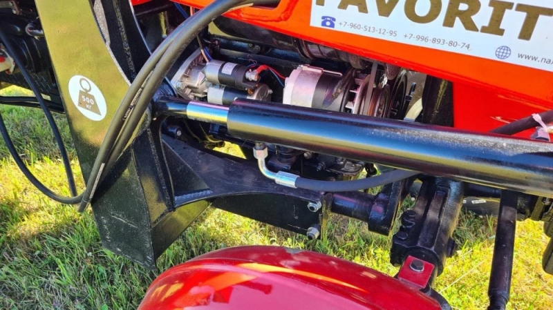 Погрузчик ПКУ-0,5 ( четыре цилиндра) на трактор Т25 с ковшом фронтальнм V=0.25м3 L=1500мм