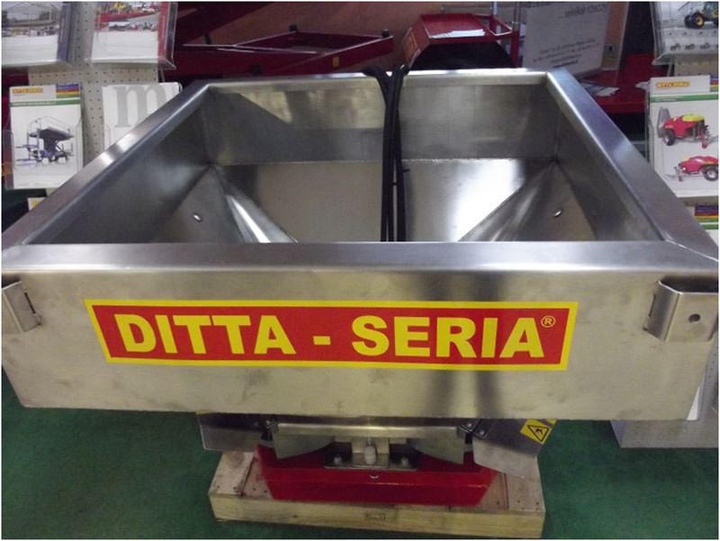 Разбрасыватель минеральных удобрений DS — серии SN Ditta-Seria