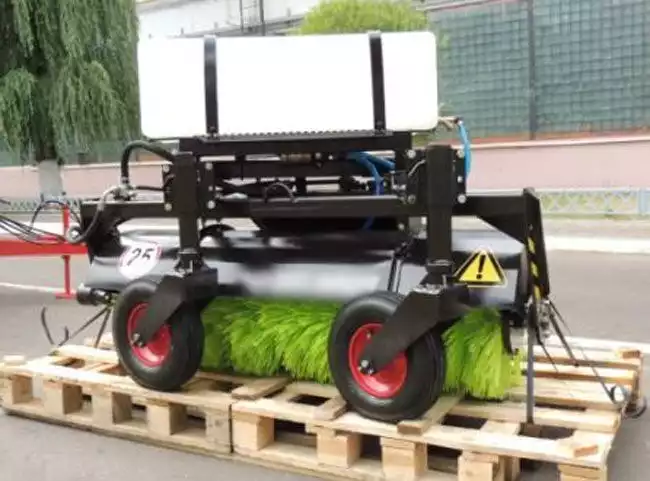 Щетка тракторная ЩТ-20-00.00.000-01 с системой орошения