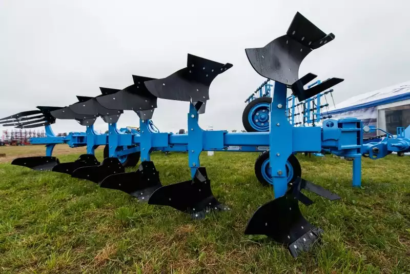 Плуг оборотный полунавесной PERESVET ППО-5/6-35