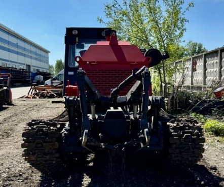 Гусеничный самоходный мульчер модели ТЛП-4М-038А