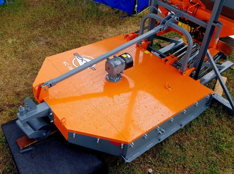 Универсальная косилка Вектор