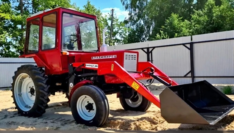 Погрузчик (КУН) на Т-25 (500 кг) с ковшом 0,25 м3