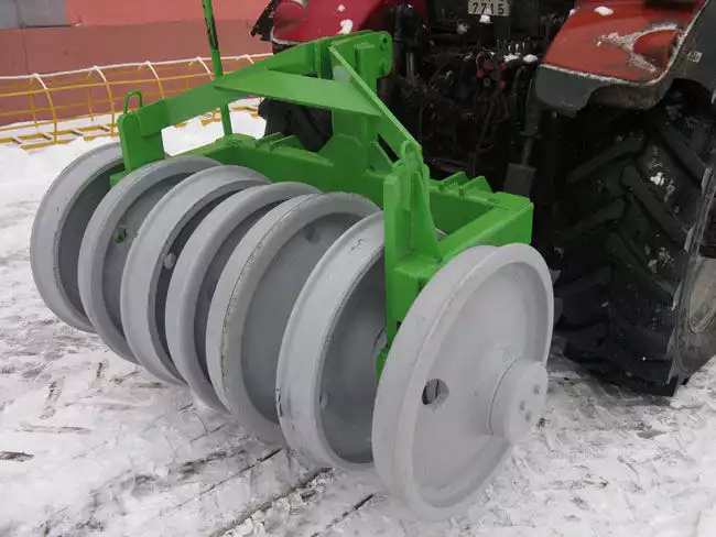 Трамбовщик силоса и сенажа