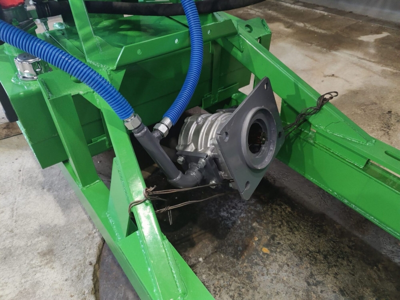 Погрузчик-экскаватор ПЭ-Ф-1БМ «Универсал Оптима»