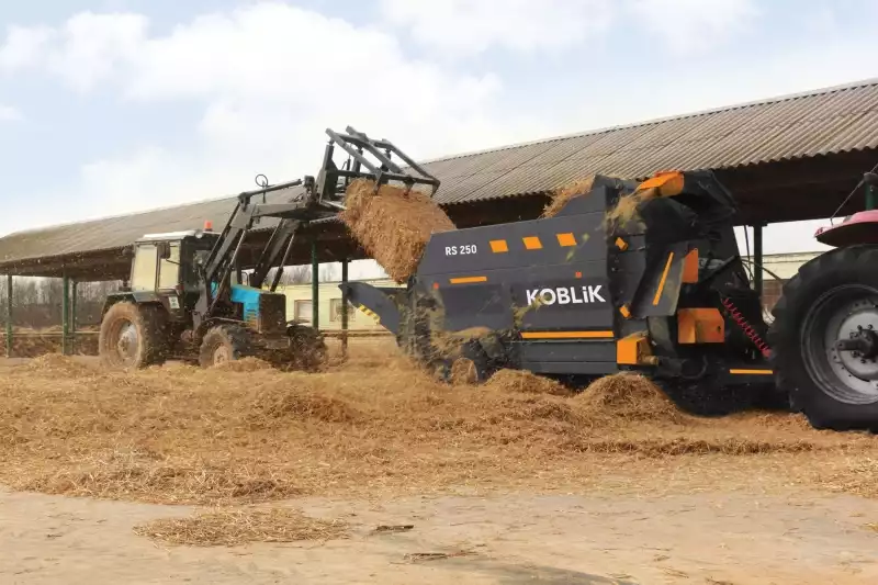 Раздатчик – выдуватель соломы RS 250