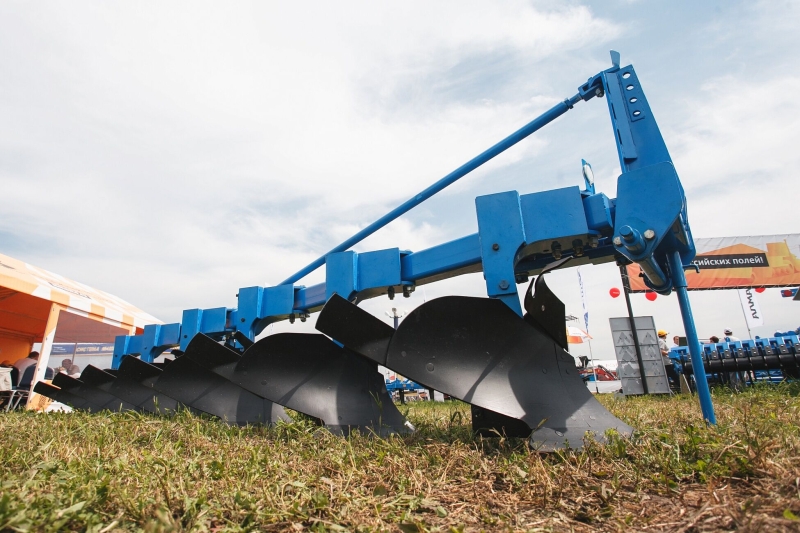 Шестикорпусный плуг лемешный навесной регулируемый FINIST ПЛНР-6×40