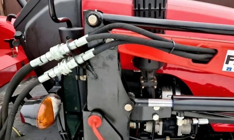 Погрузчик (КУН) ПКУ-0,5 L ( три цилиндра) на трактор Т-25 с ковшом фронтальным V=0.25м3 L=1500мм