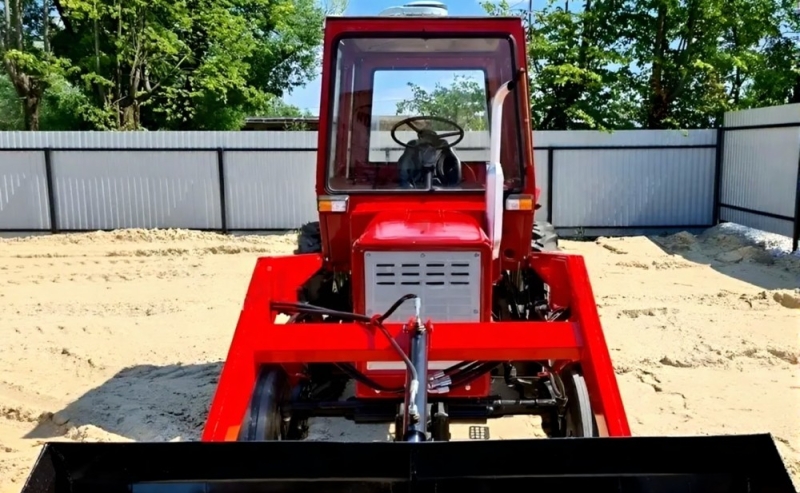 Погрузчик (КУН) ПКУ-0,5 L ( три цилиндра) на трактор Т-25 с ковшом фронтальным V=0.25м3 L=1500мм