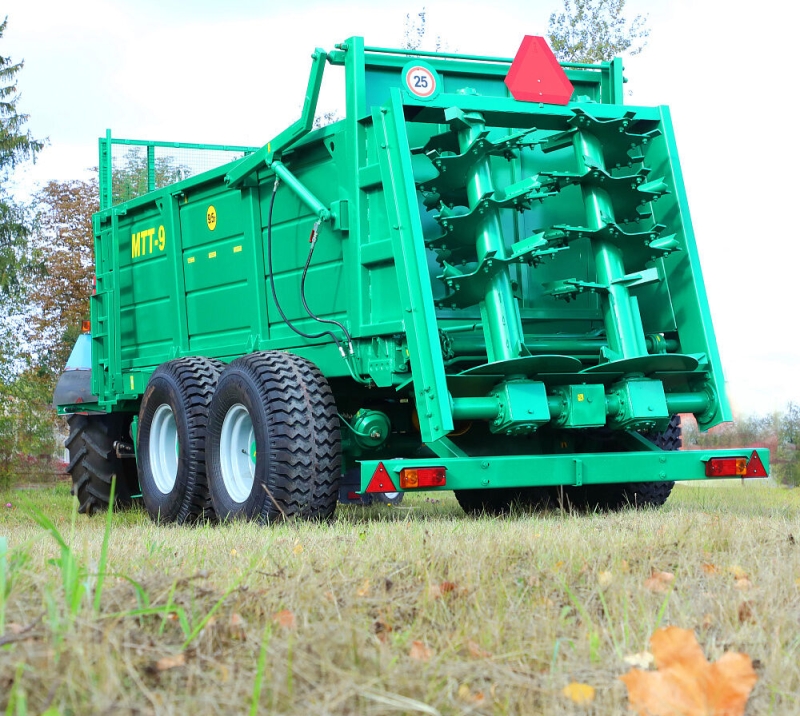 Машина для внесения твердых органических удобрений МТТ-9-1