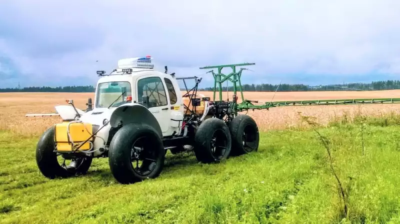 Опрыскиватель самоходный ROSA для внесения КАС-1